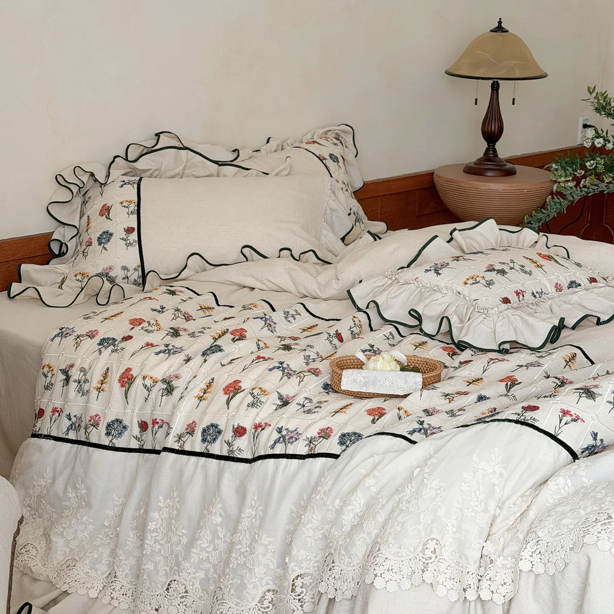 Bedding Set Cotton-Linen Embroidered Floral Ruffle Trim 4-Piece