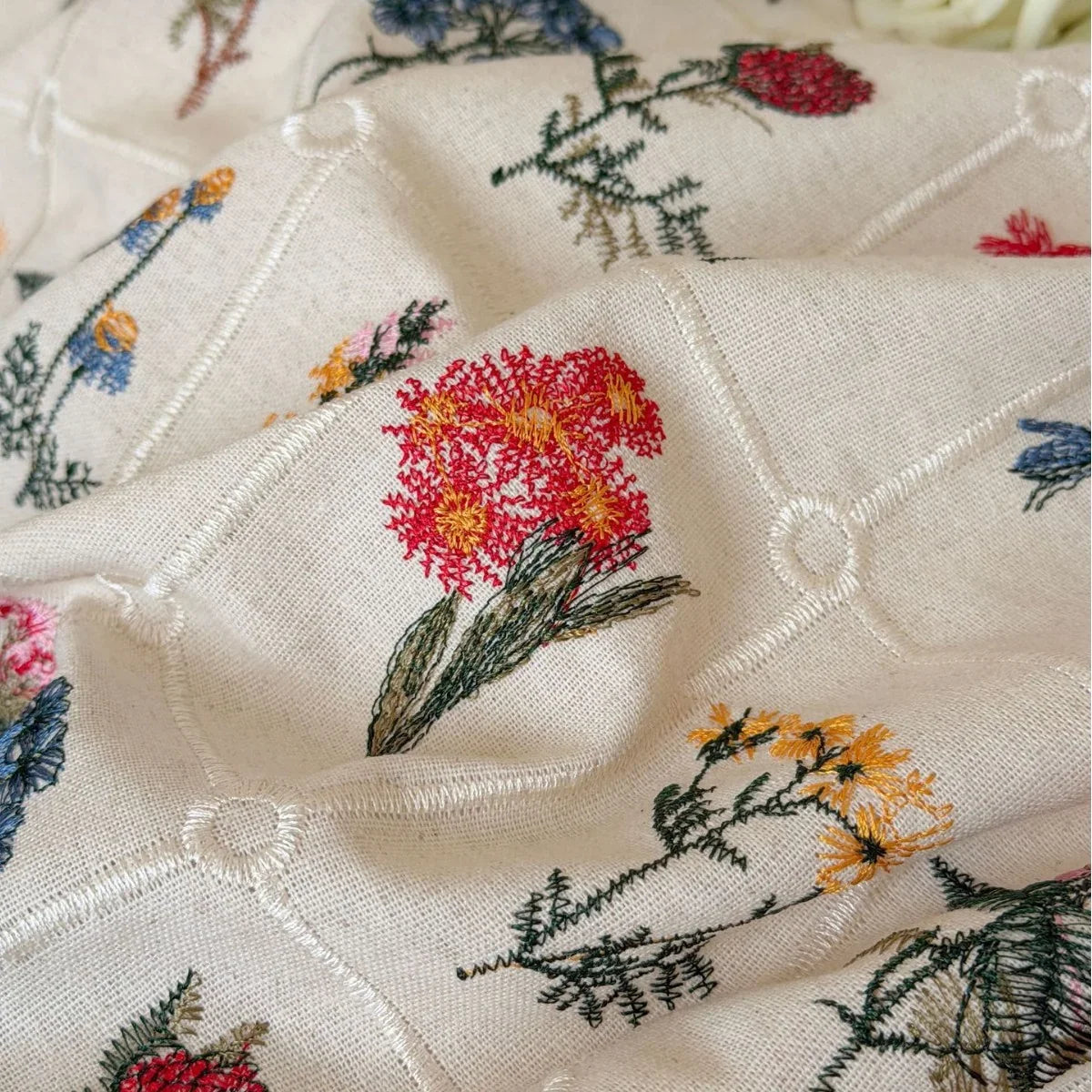 Bedding Set Cotton-Linen Embroidered Floral Ruffle Trim 4-Piece