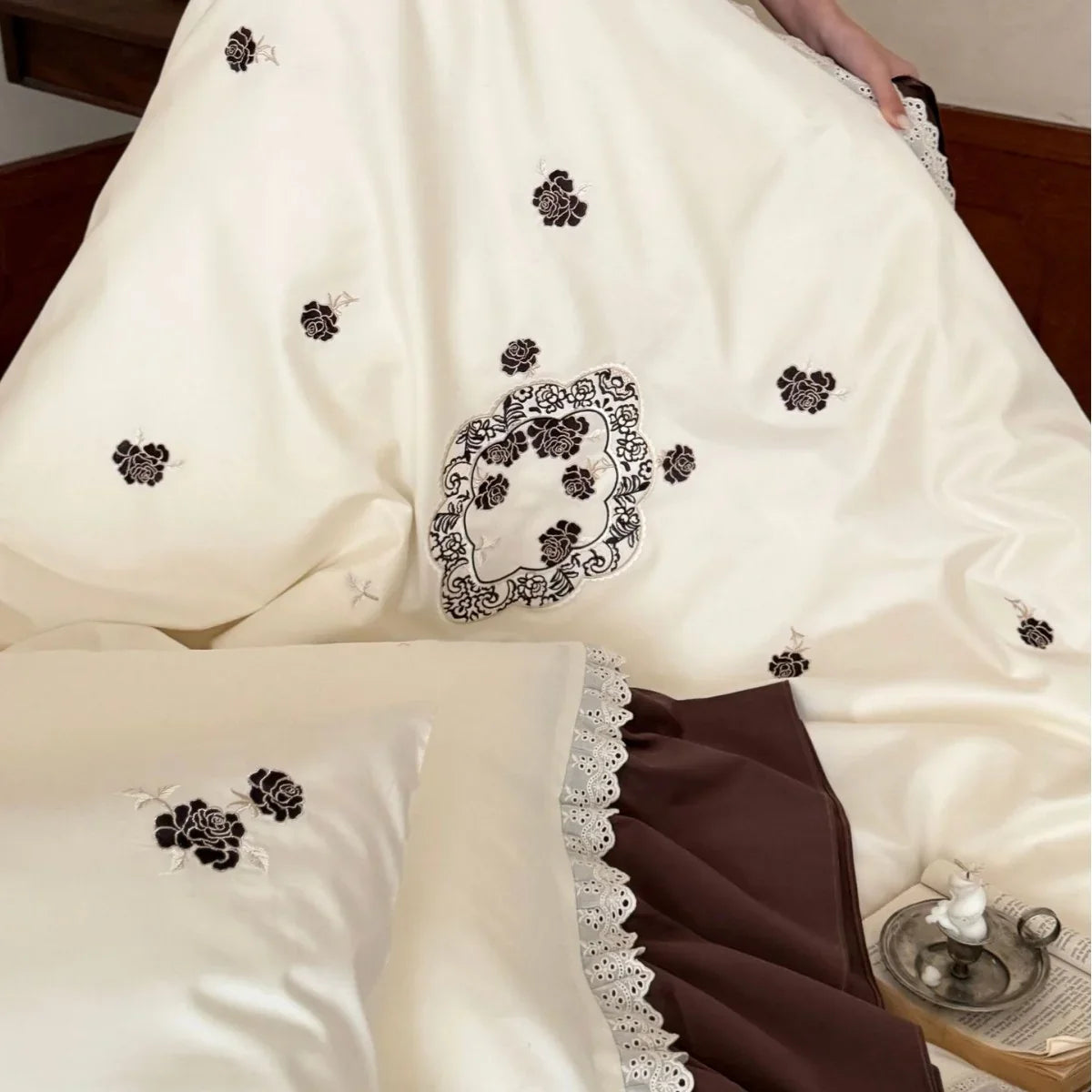 Bedding Set Cotton Satin Embroidered Set of 4