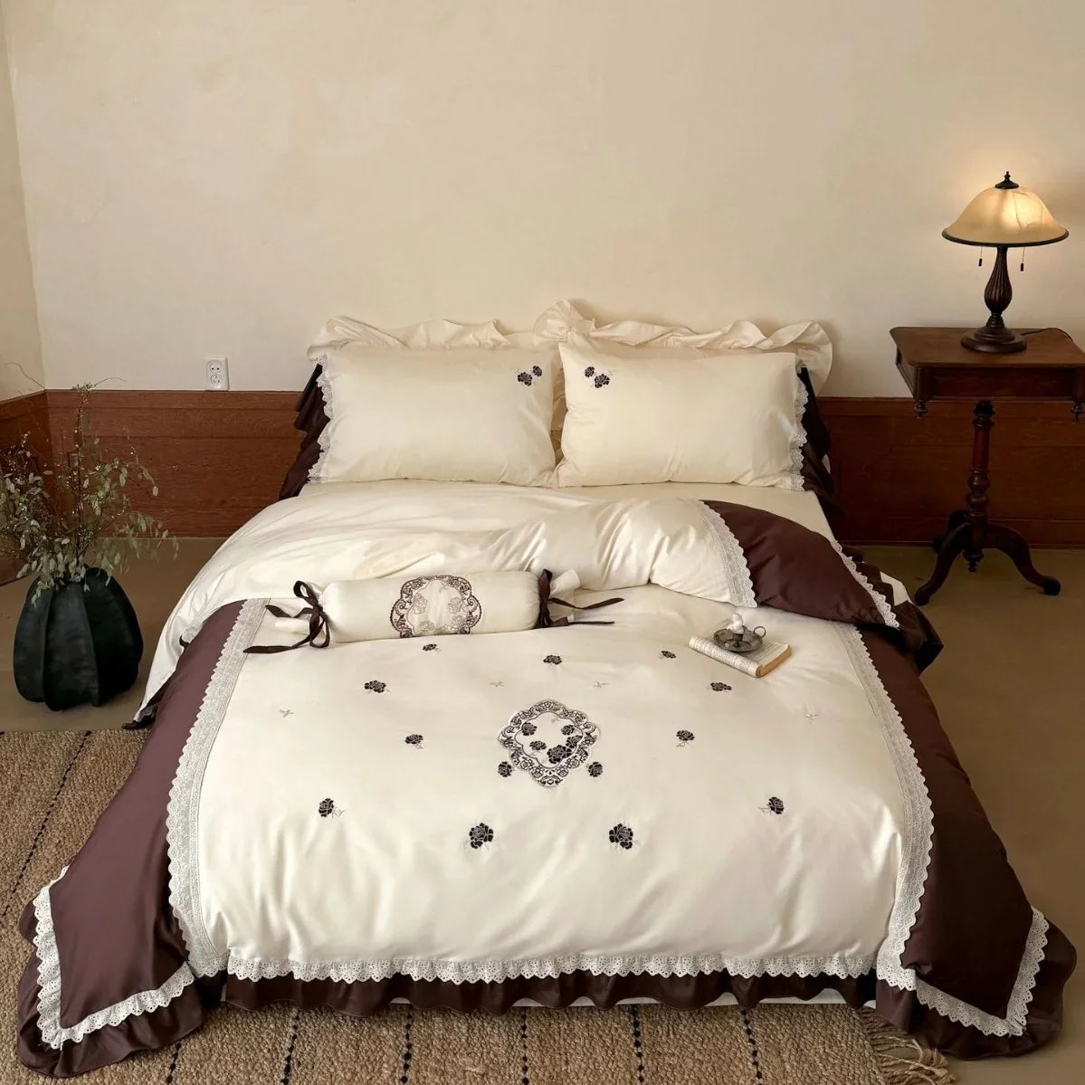 Bedding Set Cotton Satin Embroidered Set of 4