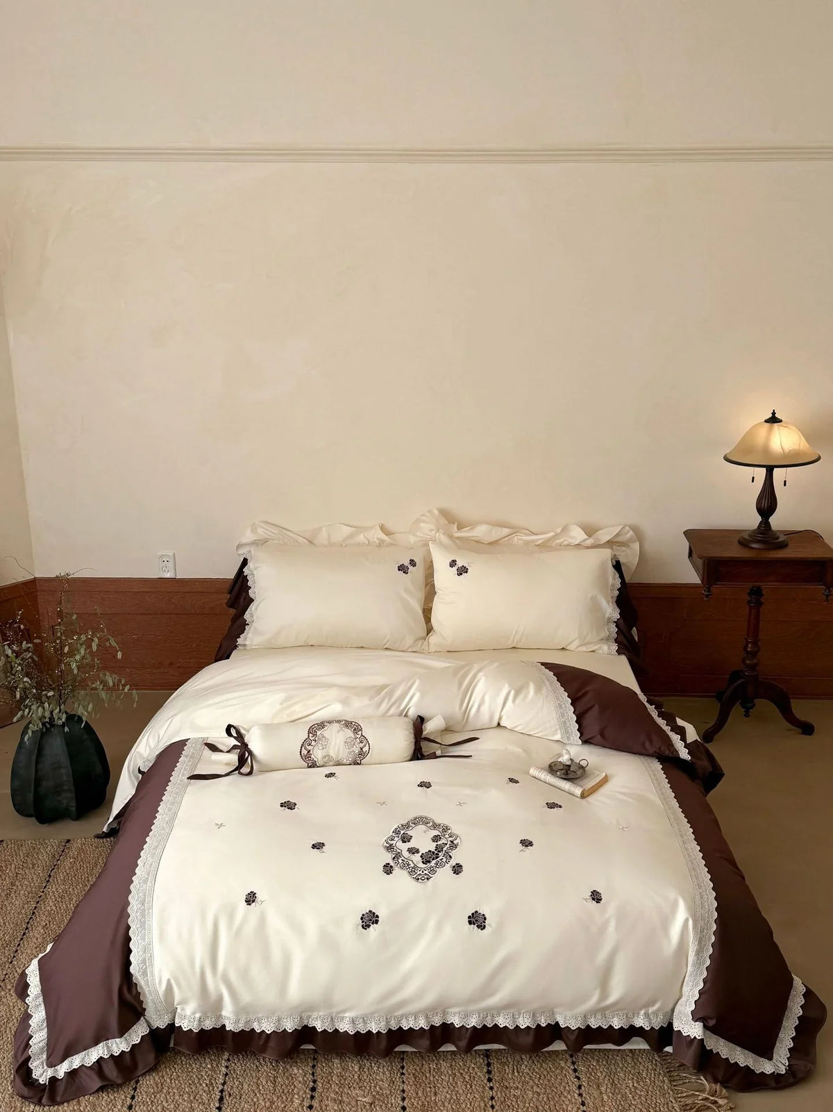 Bedding Set Cotton Satin Embroidered Set of 4