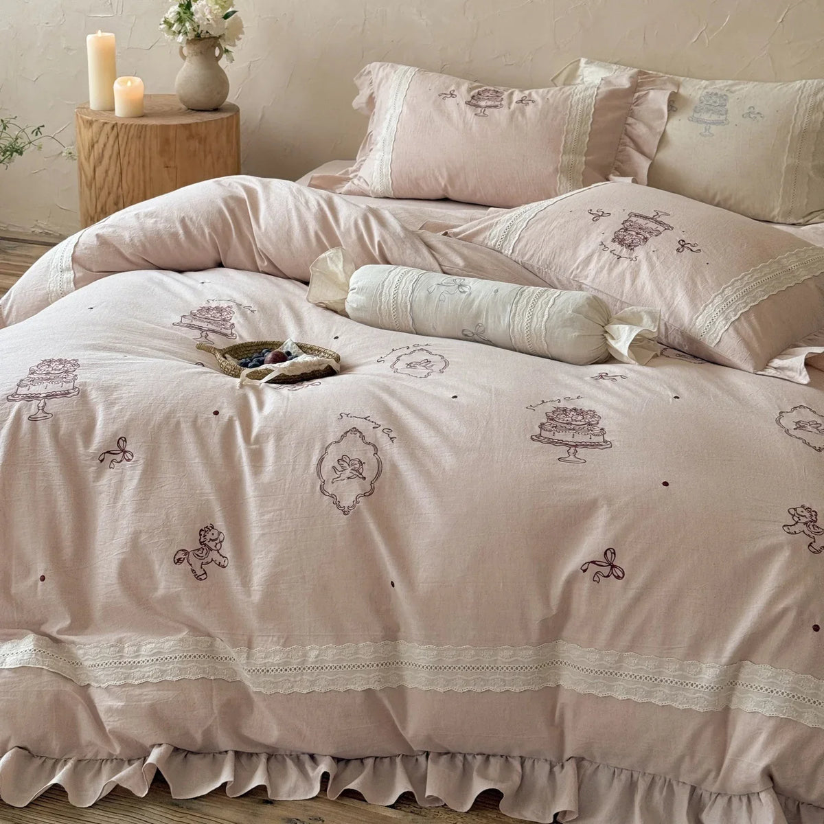 Bedding Set Embroidered Lace Trim Breathable 4-Piece