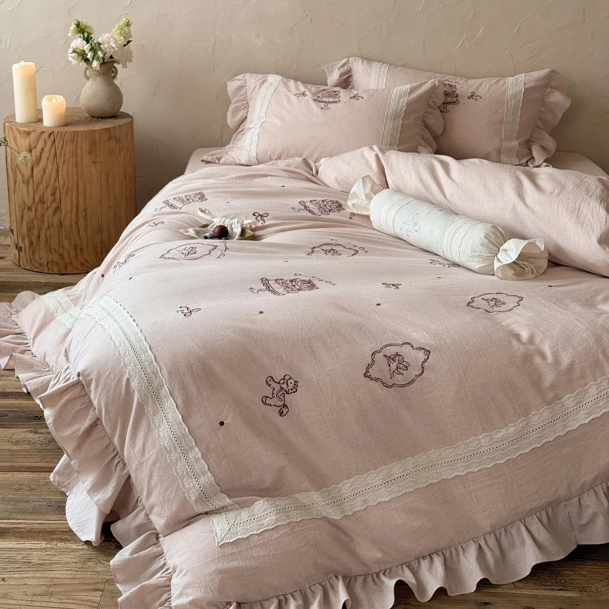 Bedding Set Embroidered Lace Trim Breathable 4-Piece