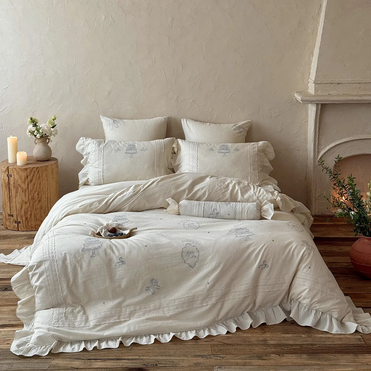 Bedding Set Embroidered Lace Trim Breathable 4-Piece