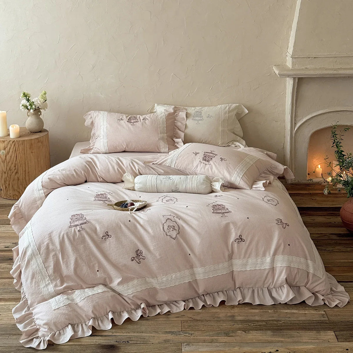 Bedding Set Embroidered Lace Trim Breathable 4-Piece