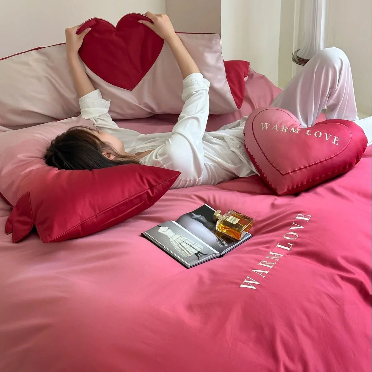 Bedding Set Reversible Cotton Satin 4-Piece Heart Appliqué