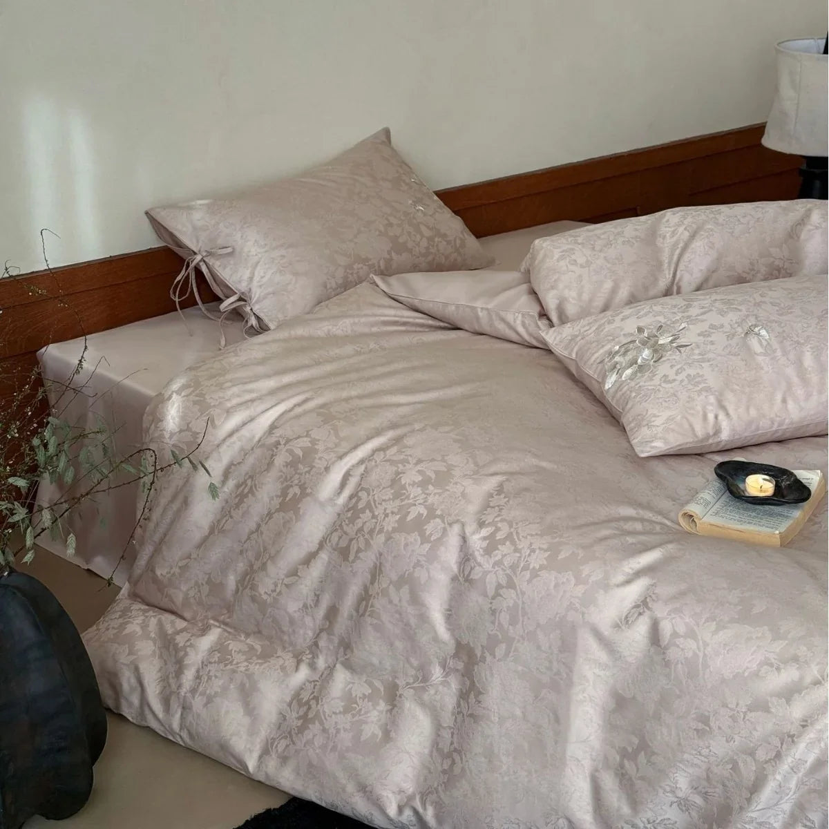 Bedding Set Silky Jacquard Embroidered Duvet Cover & Pillowcases