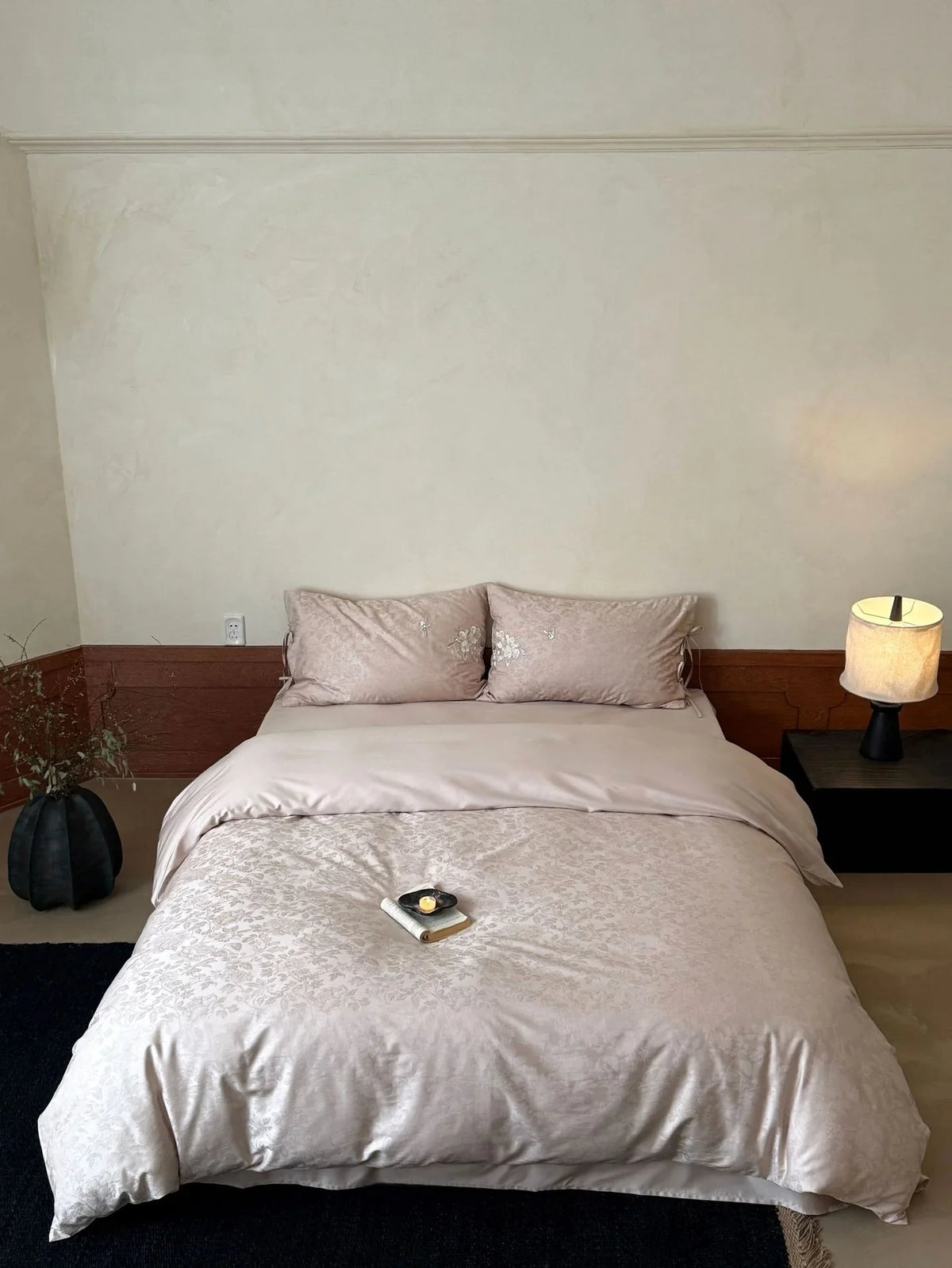 Bedding Set Silky Jacquard Embroidered Duvet Cover & Pillowcases
