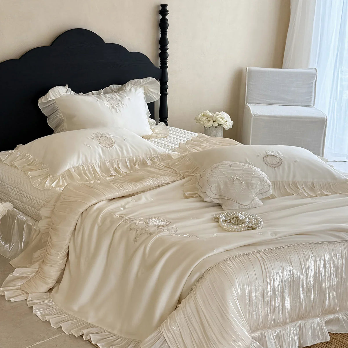 Bedding Set Silky Satin Floral Embroidered Quilted 4-Piece