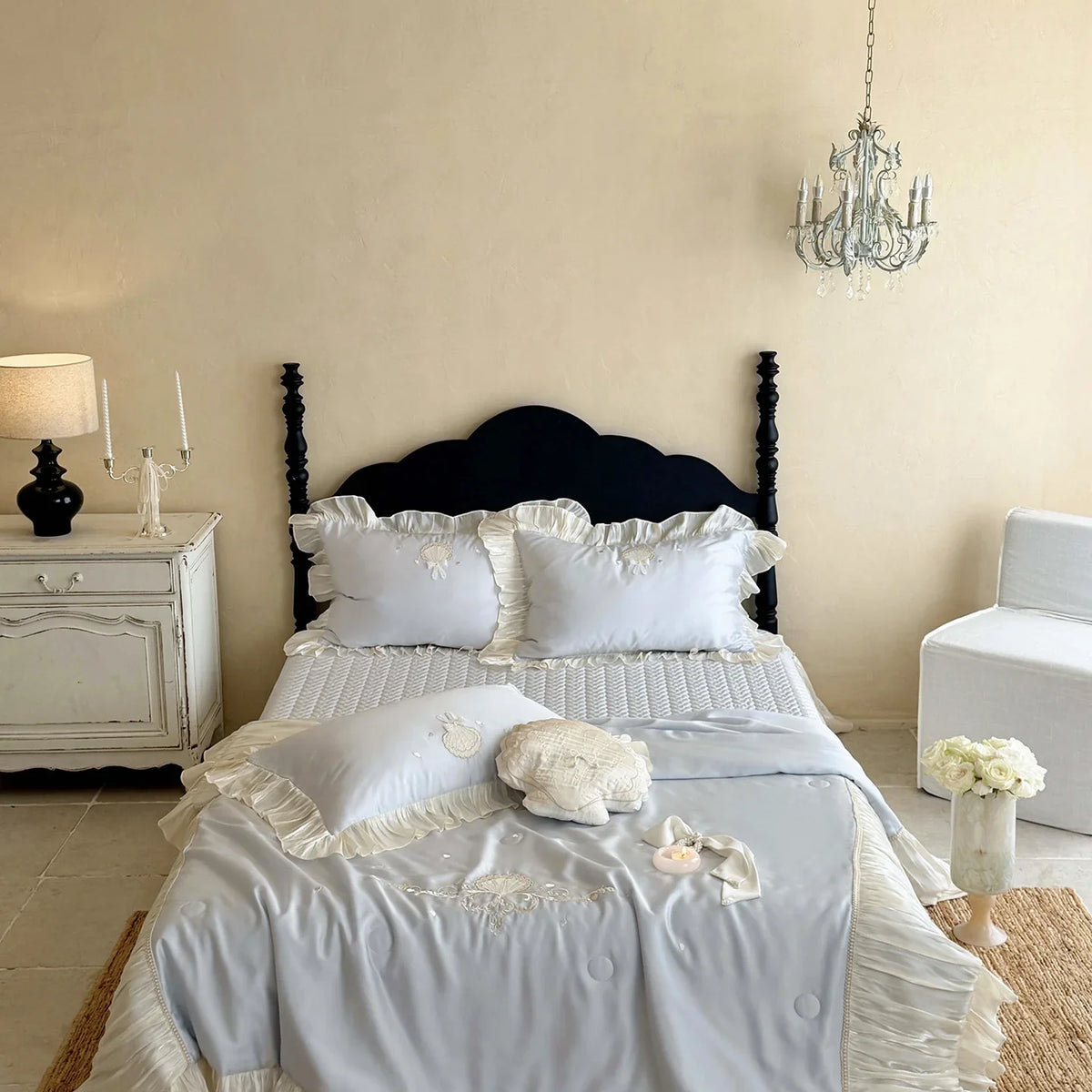 Bedding Set Silky Satin Floral Embroidered Quilted 4-Piece