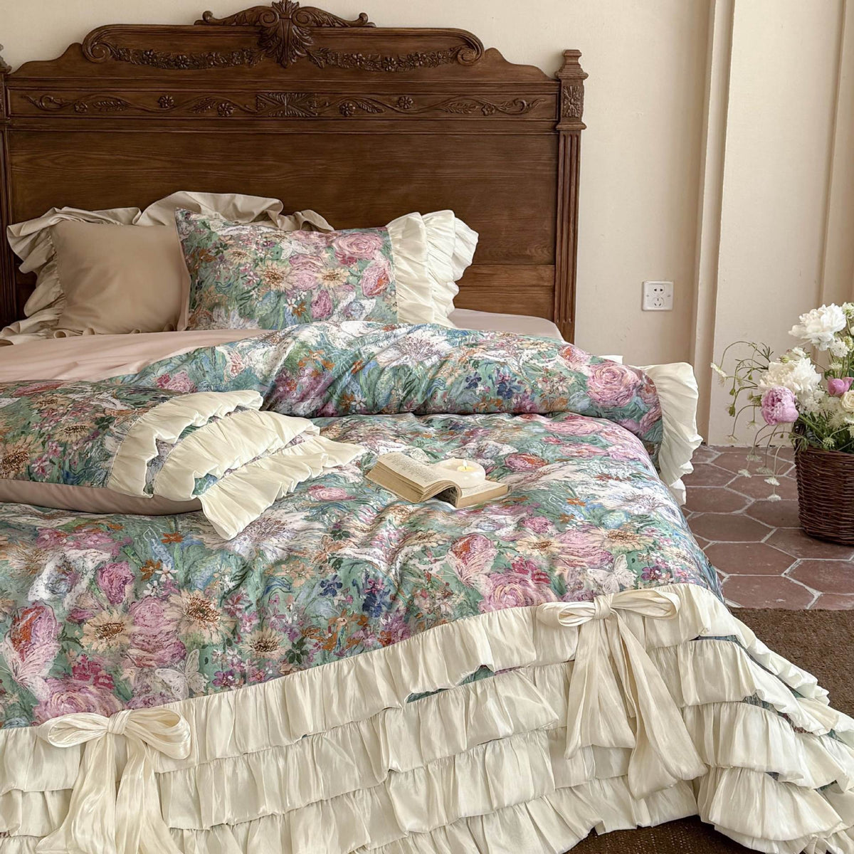Bedding Set Watercolor Floral & Ruffle Trim