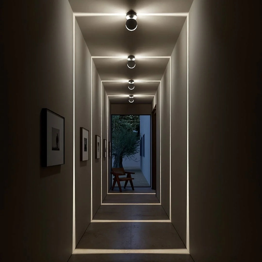 Ceiling Spotlight Aimable Head Narrow Beam