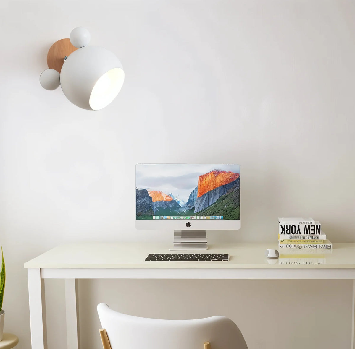 Children's Wall Lamp Mouse Silhouette Rotatable Warm LED & Cool-To-Touch