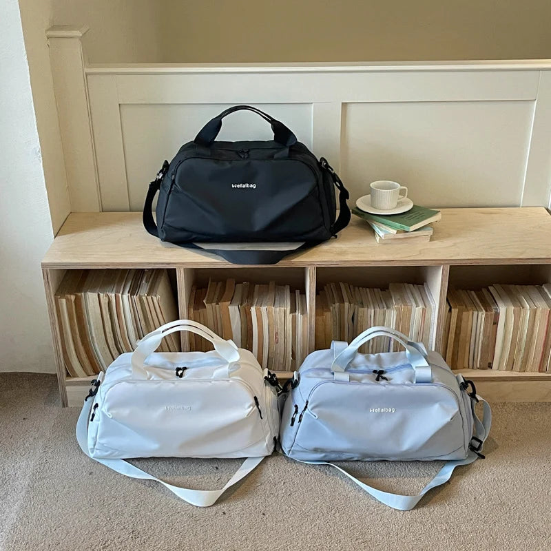 Duffel Bag Large Capacity Water-Resistant Multiple Pockets