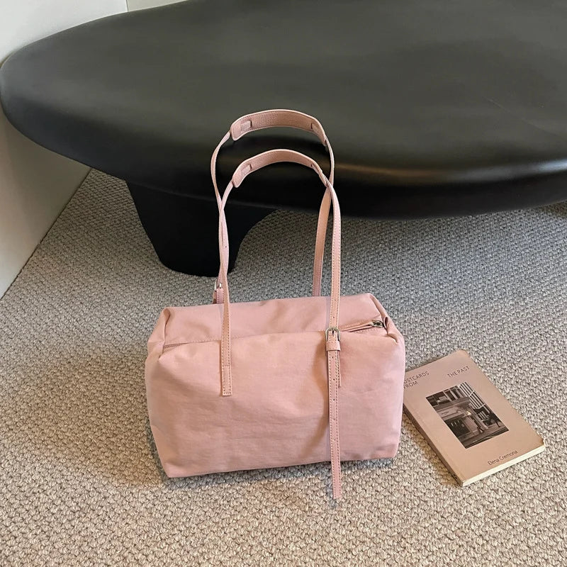 Duffel Bag Spacious Multi-Compartment Water-Resistant