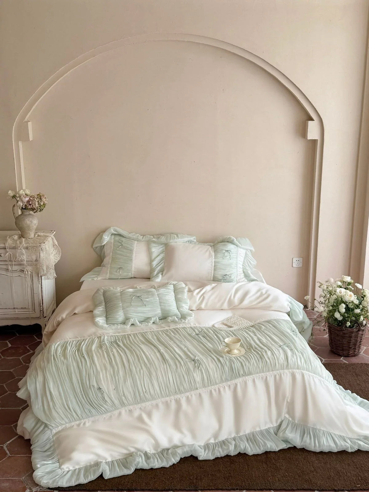 Duvet Cover Set 4 Piece Ruffle & Pleat Pearl Accents