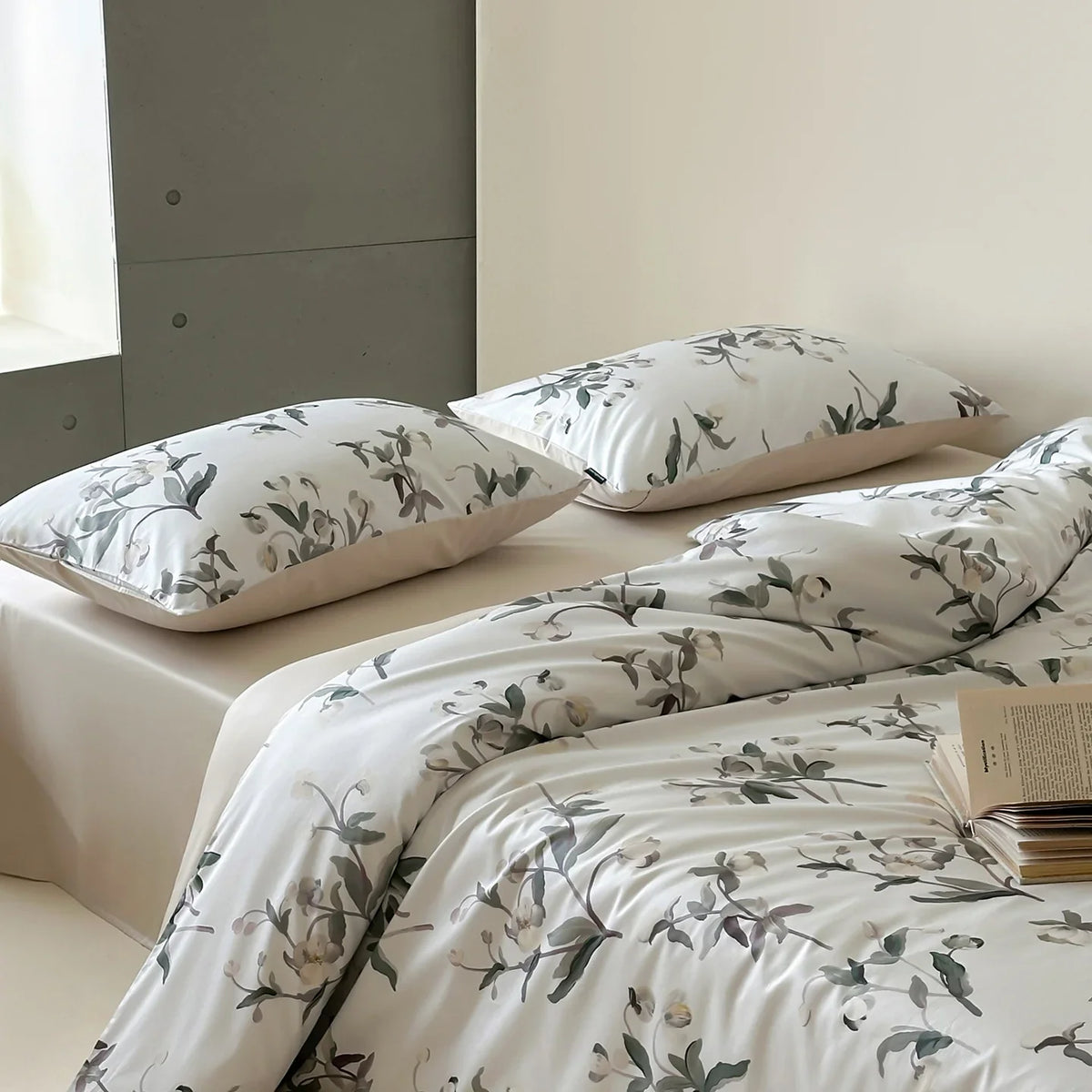 Duvet Cover Set Cotton Satin Reversible 4-Piece Concealed Closures