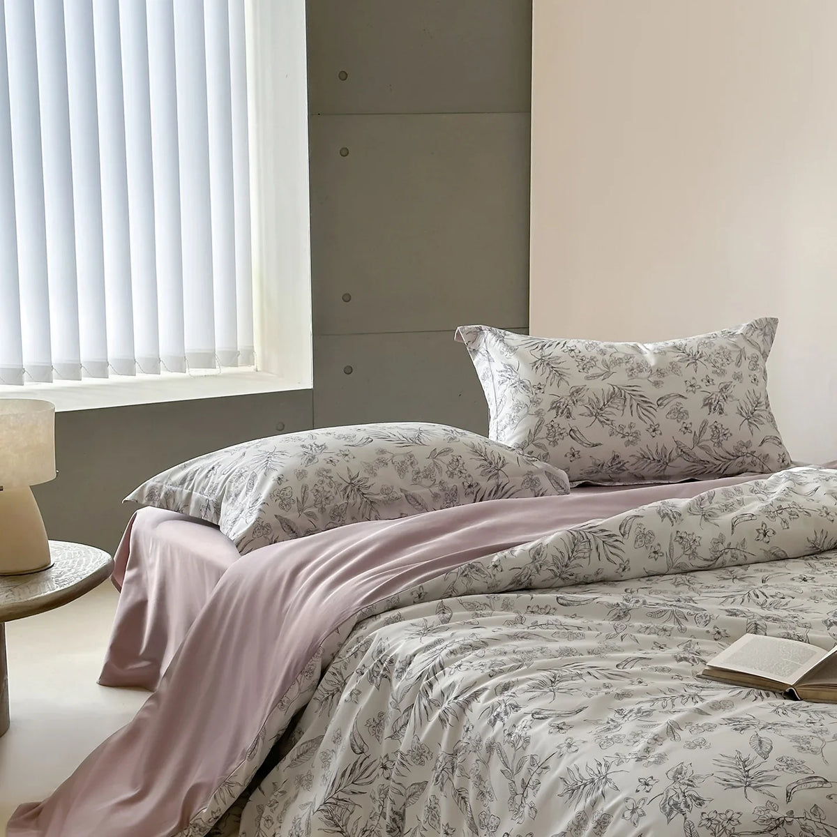 Duvet Cover Set Cotton Satin Reversible 4-Piece Concealed Closures