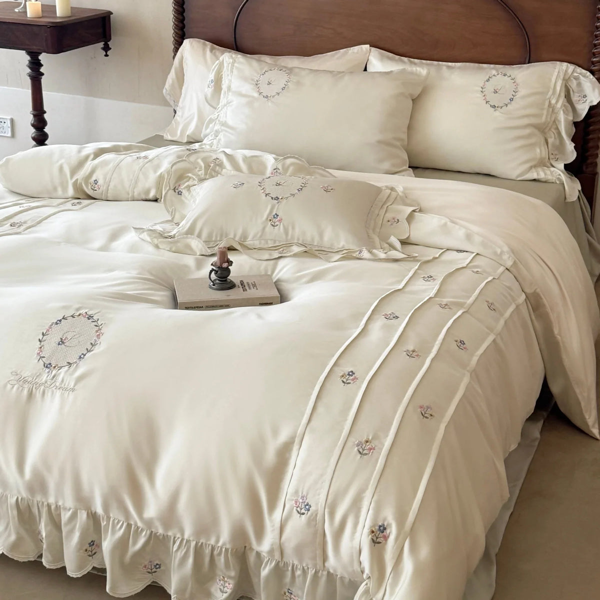 Duvet Cover Set Embroidered Cotton Satin 4-Piece