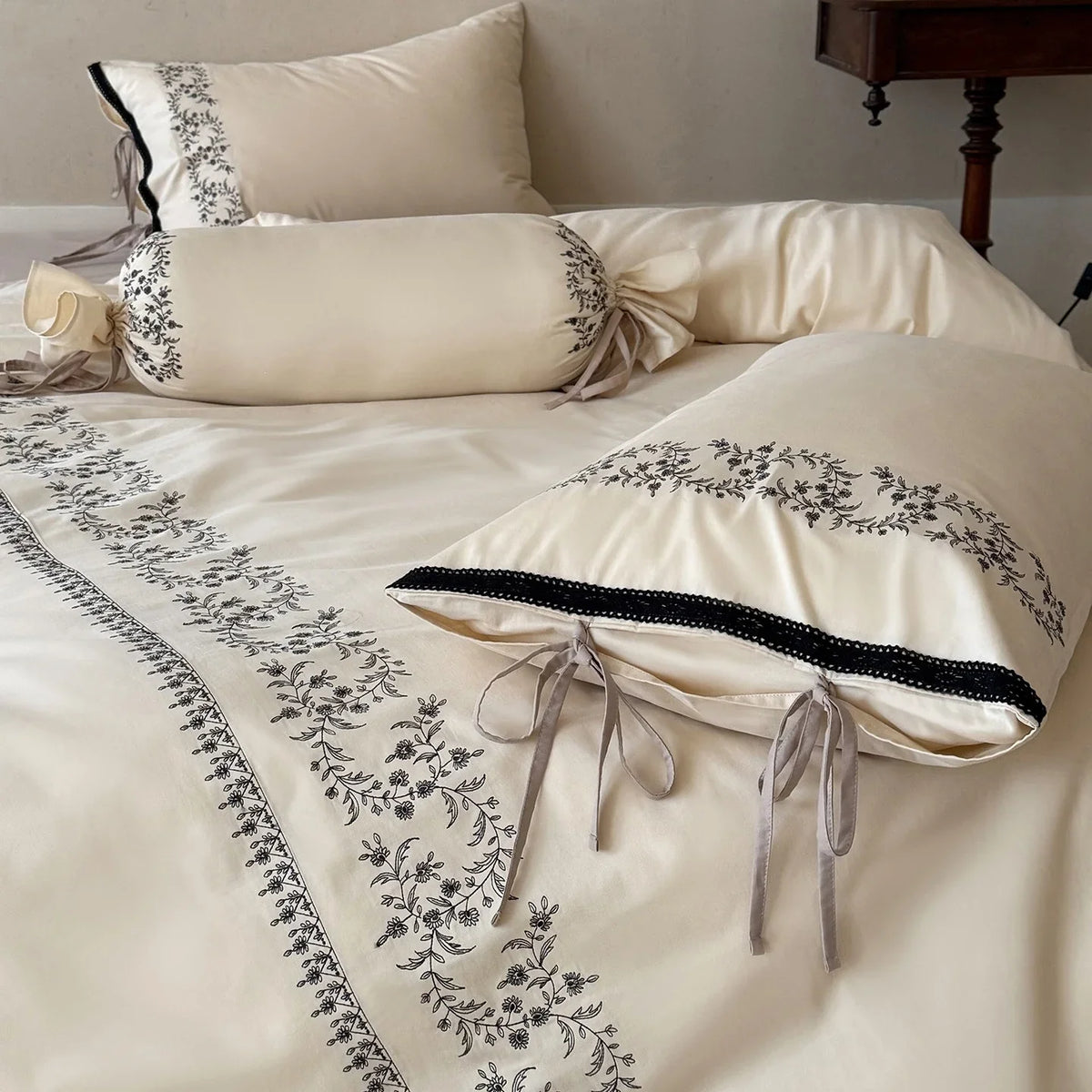 Duvet Cover Set Embroidered Floral Border & Secure Ties