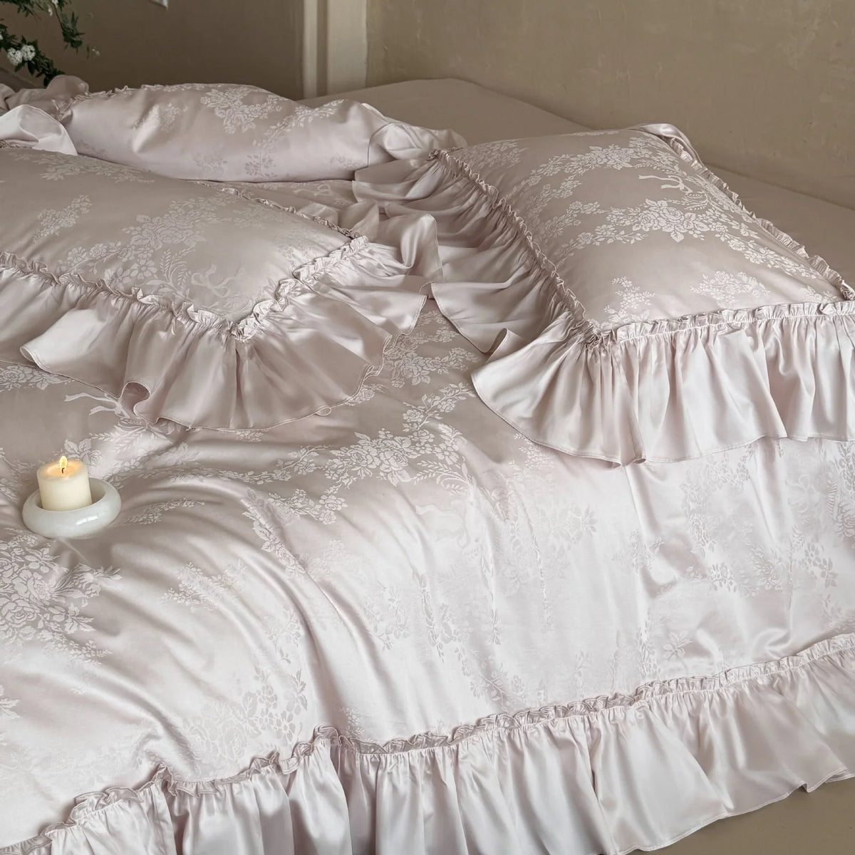 Duvet Cover Set Jacquard Floral Ruffle Trim Satin-Like Finish