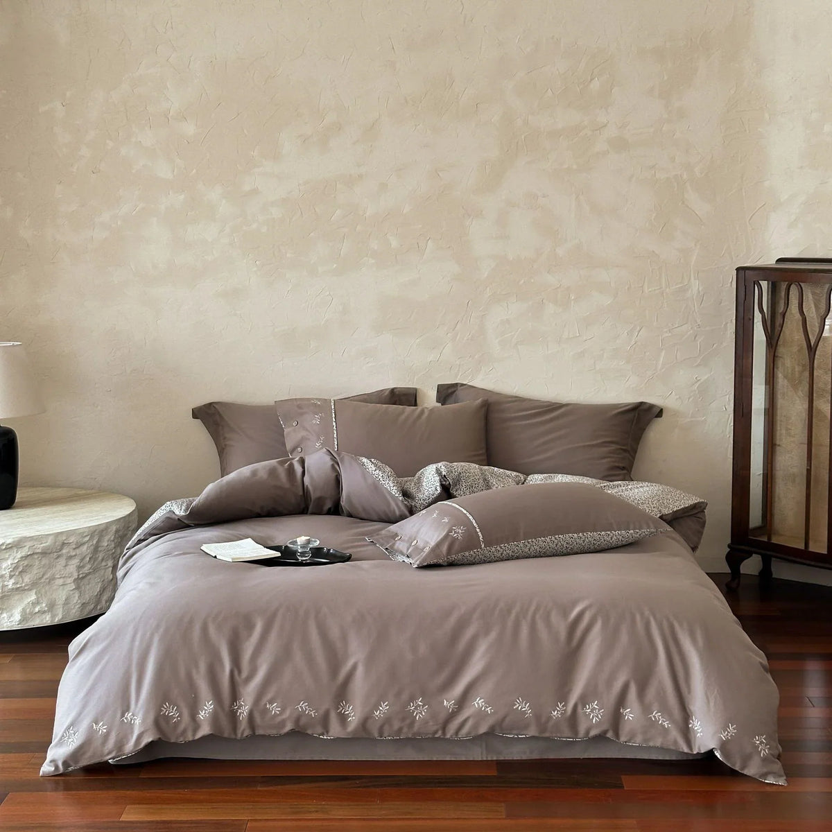 Duvet Cover Set Mako Satin Leaf Embroidery Machine Washable