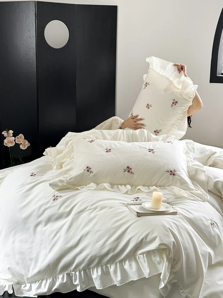 Duvet Set Cotton Satin Breathable Floral Embroidery Four-Piece