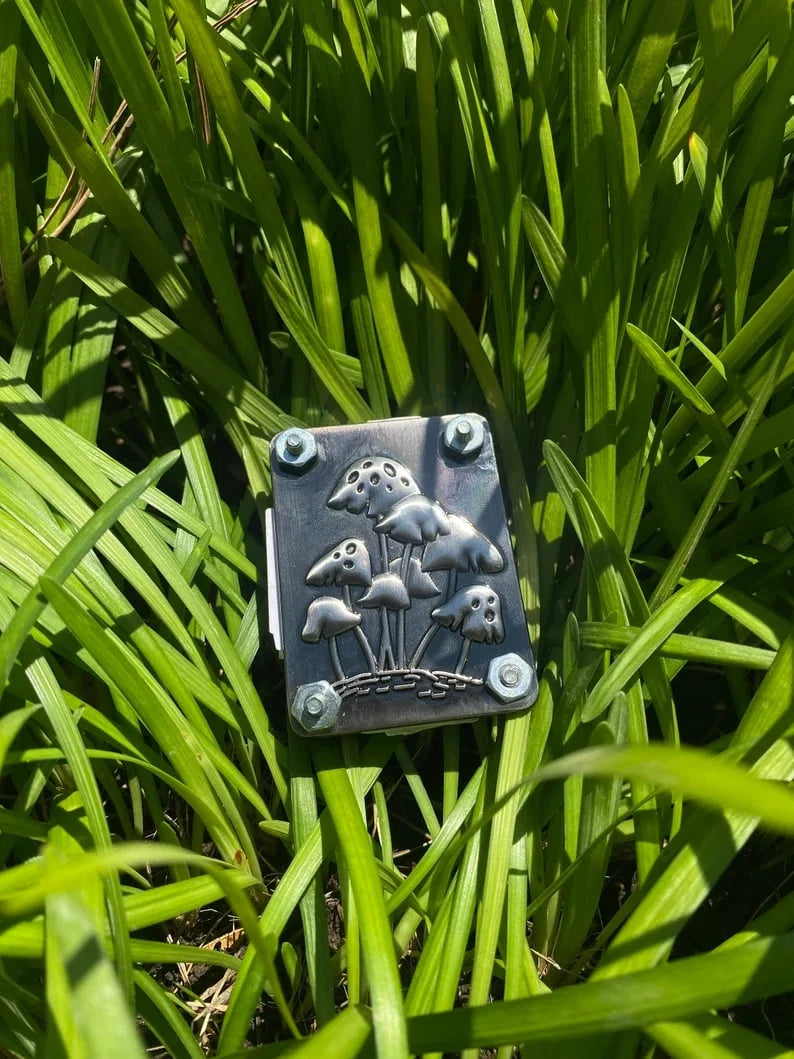 Flower Press Compact With 10 Reusable Blotter Sheets