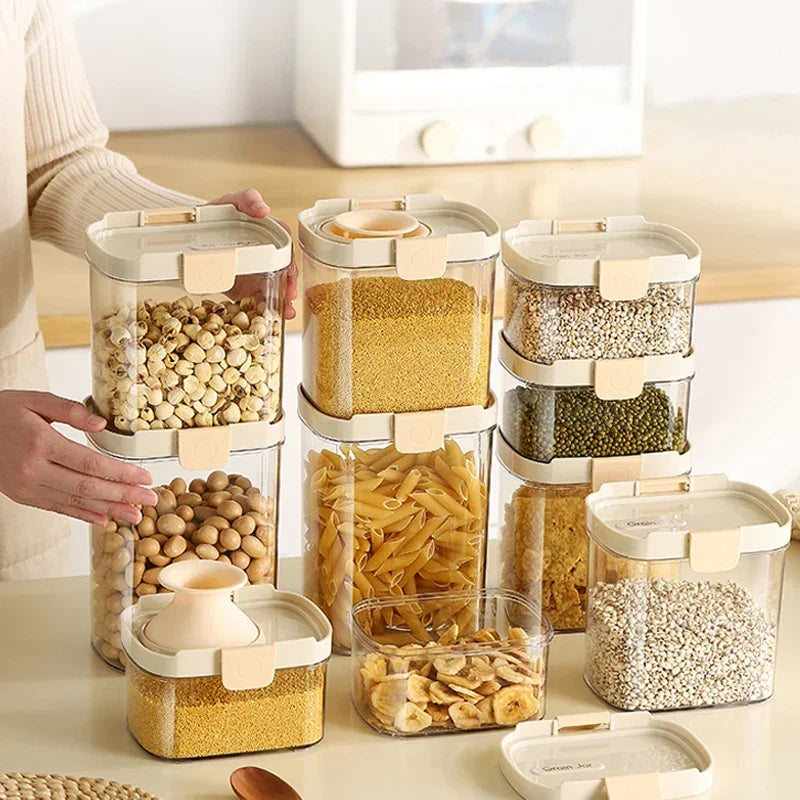 Food Storage Container Transparent Stackable Airtight Snap-Lock Lid