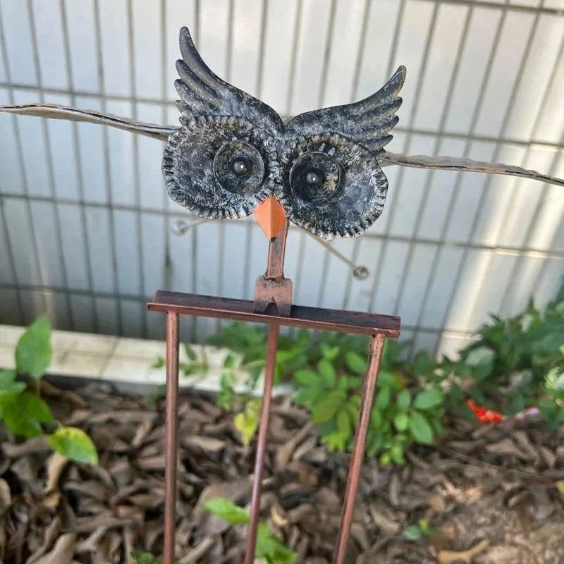Garden Bird Sculpture Lifelike Flapping Wings & Powder-Coated Metal