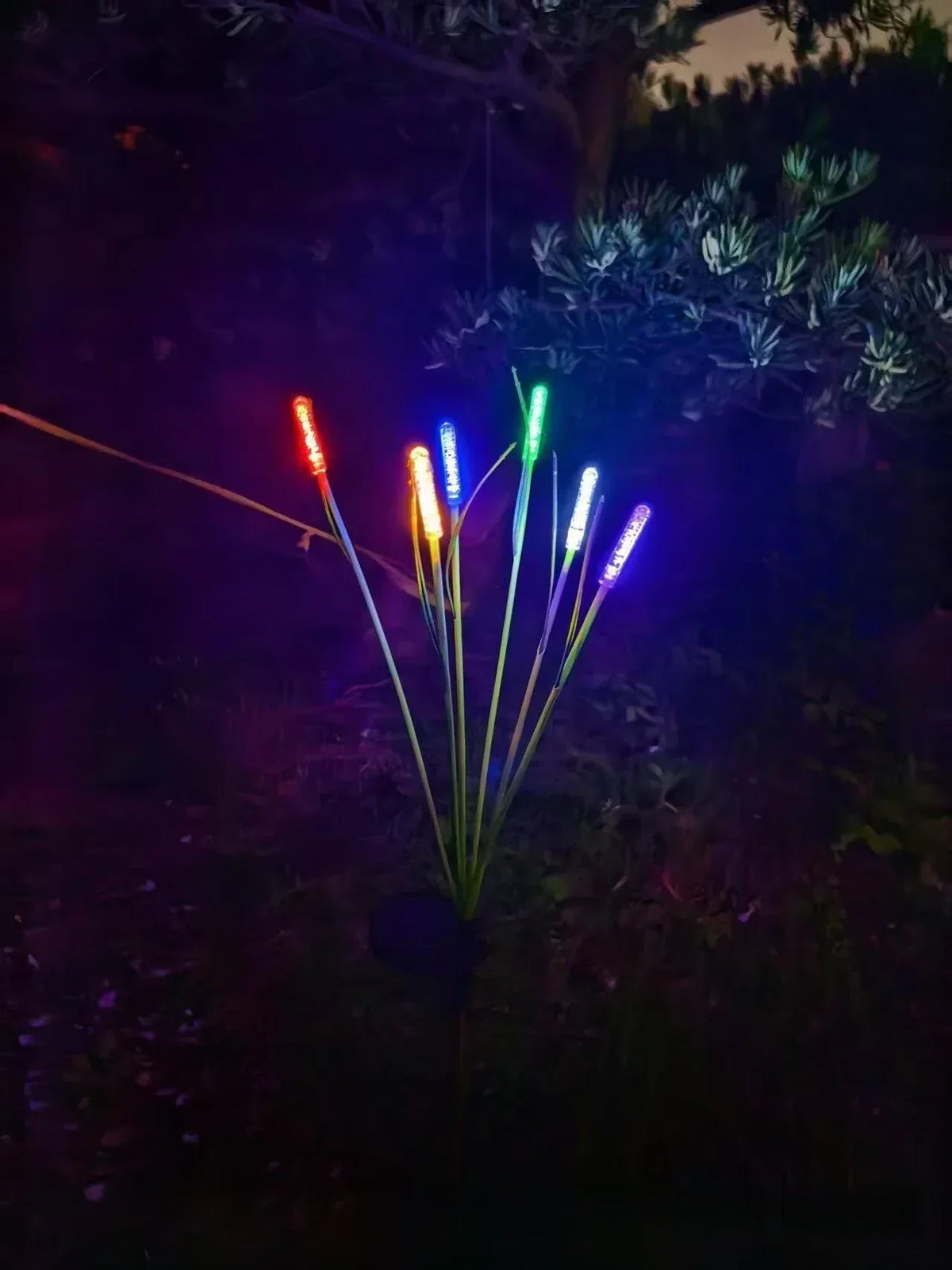 Garden Pathway Lights Solar-Powered Waterproof Swaying Reed Design