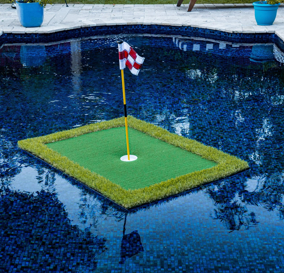 Golf Chipping Mat Floating Synthetic Turf Regulation Cup