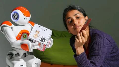 Humanoid Robot 25-Axis Motion Multilingual Voice Interaction Dual HD Cameras