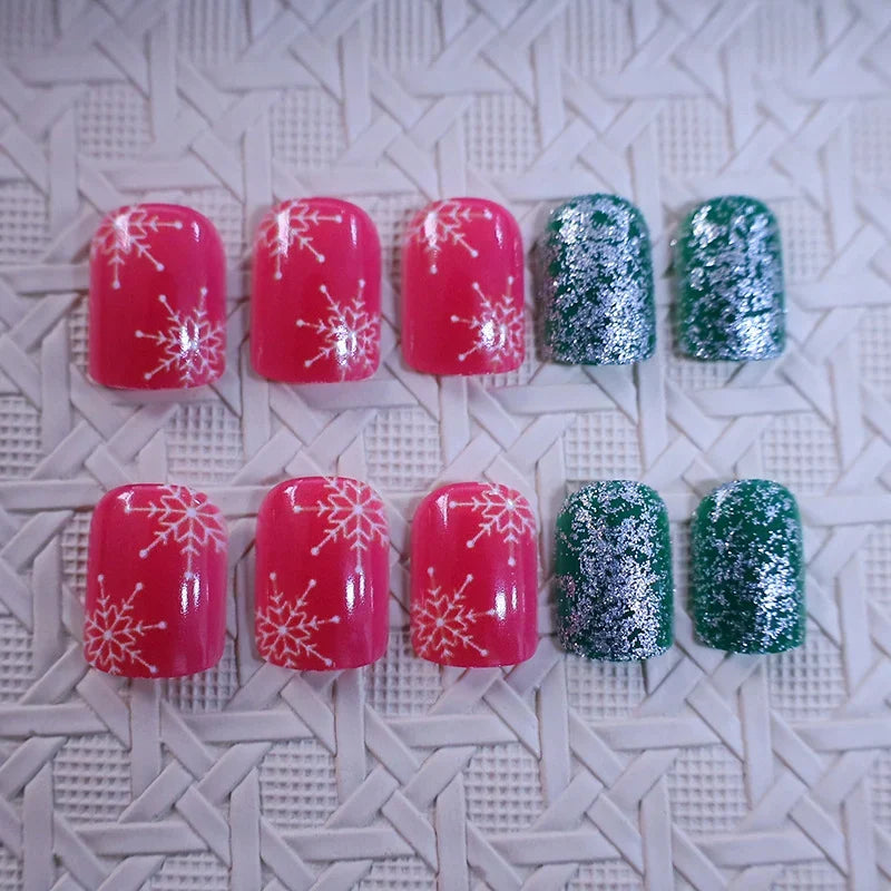 Nail Art Set Festive Holiday Designs & Long-Lasting Finish