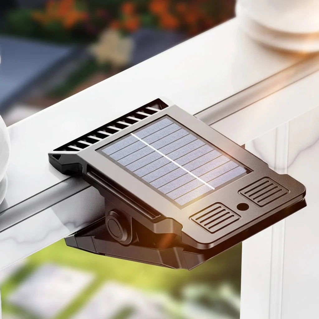 Outdoor Clip Light Solar-Powered Motion-Activated Weather-Resistant