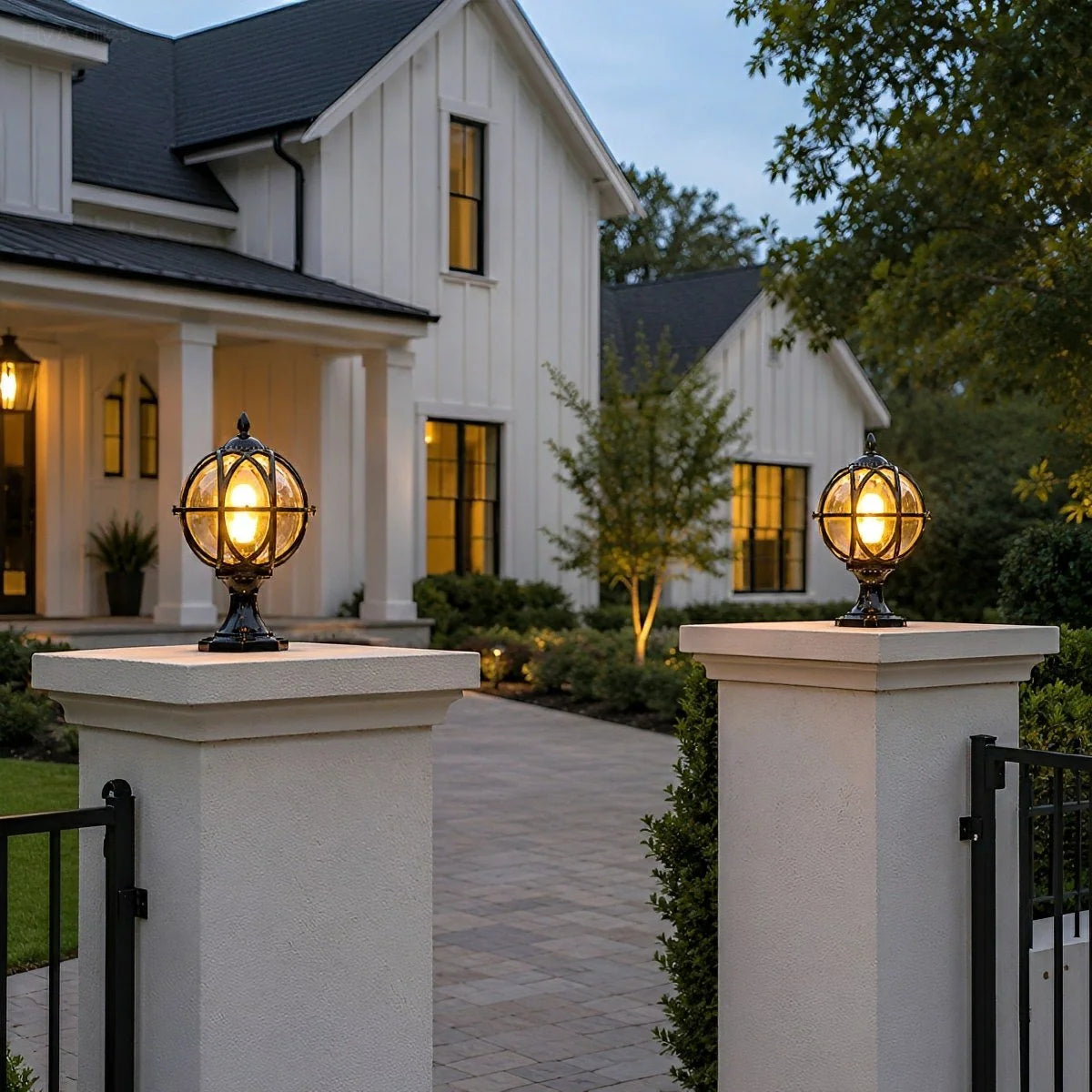 Outdoor Post Light Weather-Resistant Glass Globe Hardwired E27 Socket