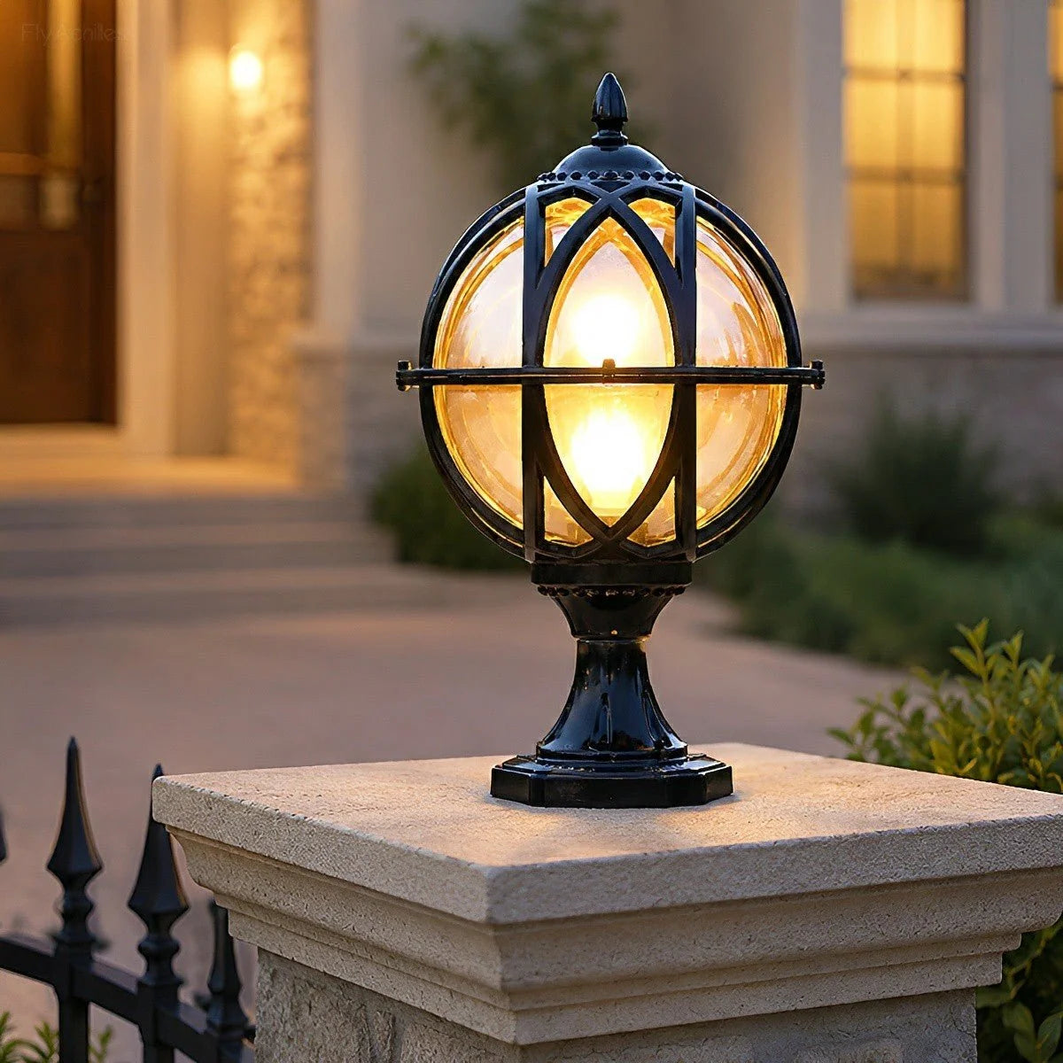 Outdoor Post Light Weather-Resistant Glass Globe Hardwired E27 Socket