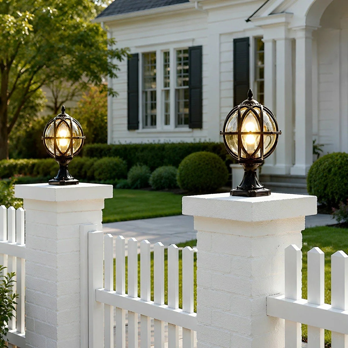 Outdoor Post Light Weather-Resistant Glass Globe Hardwired E27 Socket