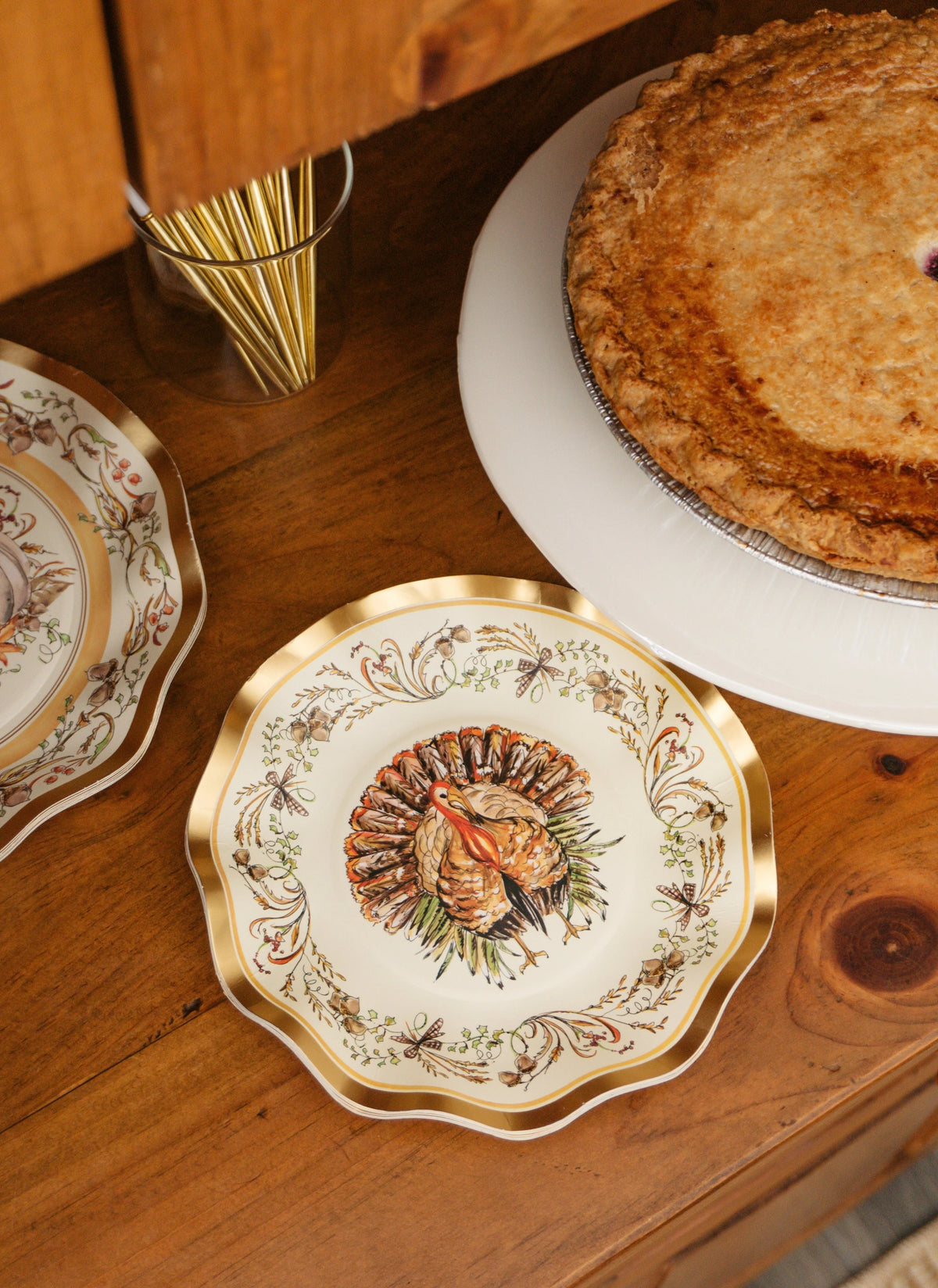 Paper Plates Heavy-Duty Harvest Design Gold Accents