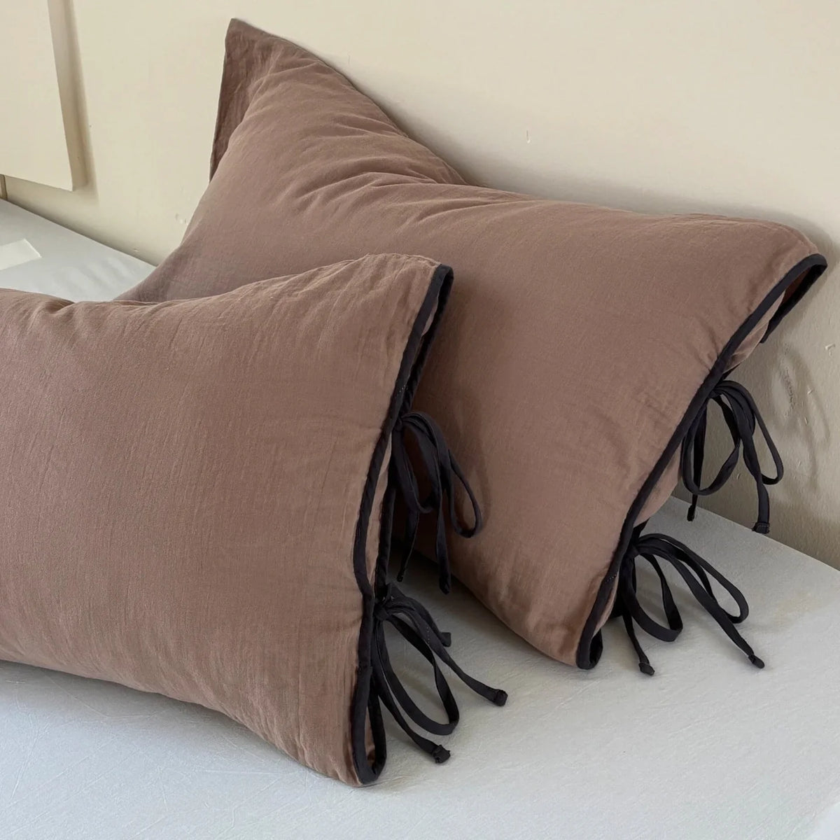 Pillowcase Set Washed Linen Look & Decorative Ties