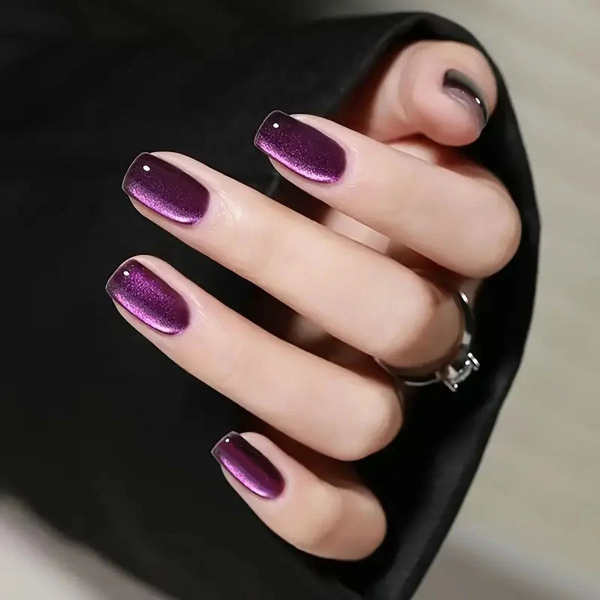 Press-On Nail Kit Holiday Designs No Glue