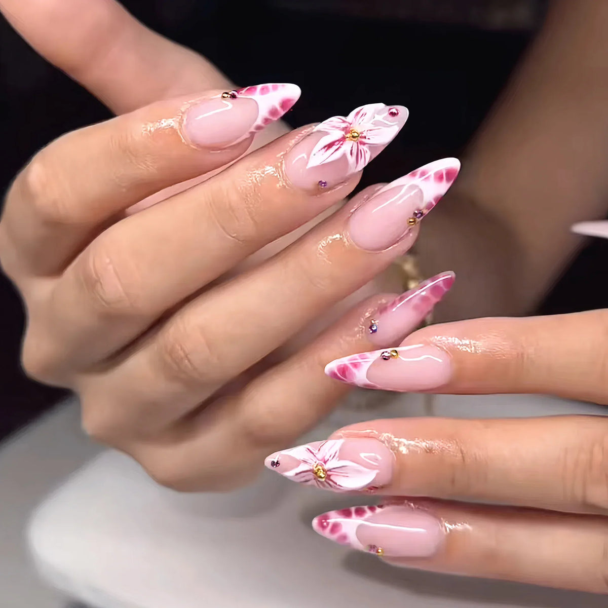 Press-On Nail Set Floral Rhinestone Chip-Resistant Lightweight & Breathable