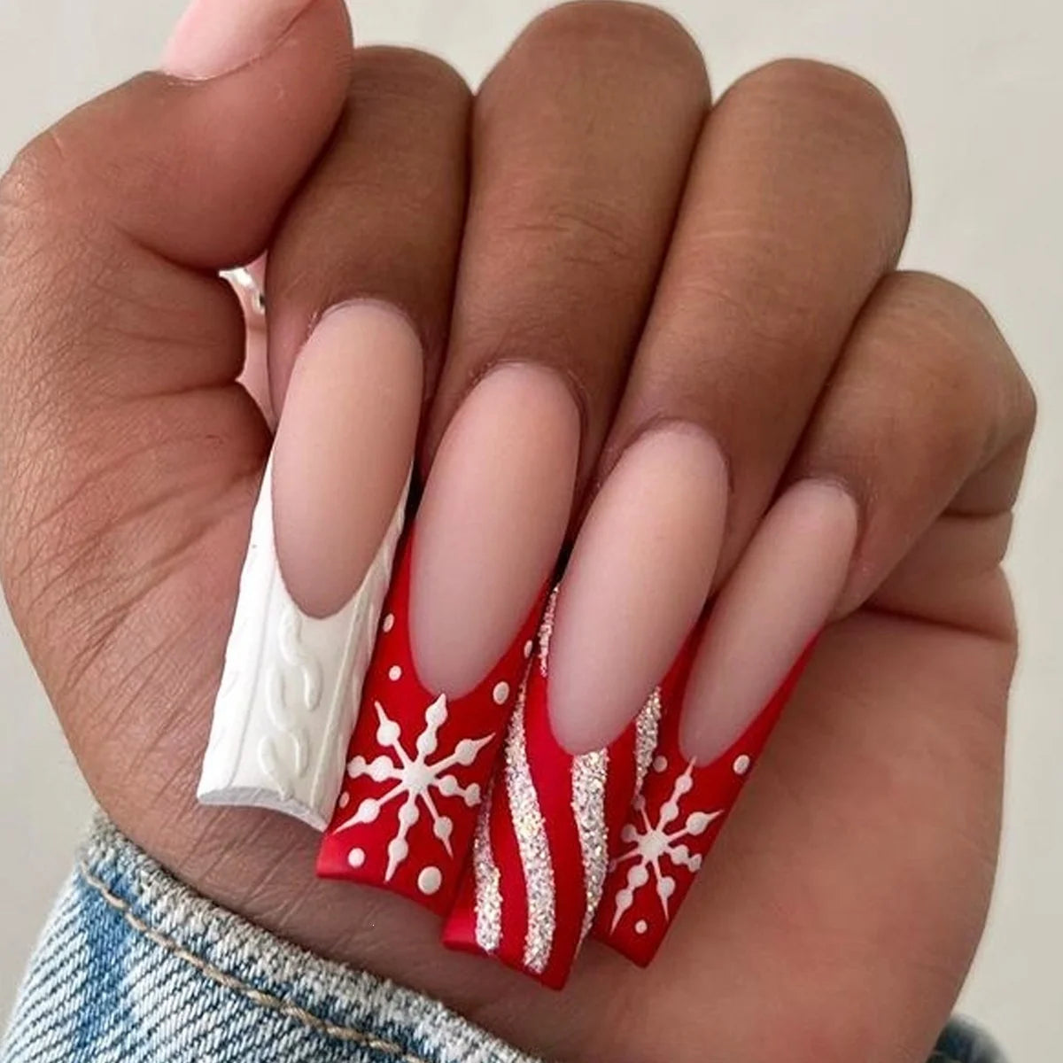Press-On Nail Set Winter Snowflake Designs Easy-Apply Long-Lasting