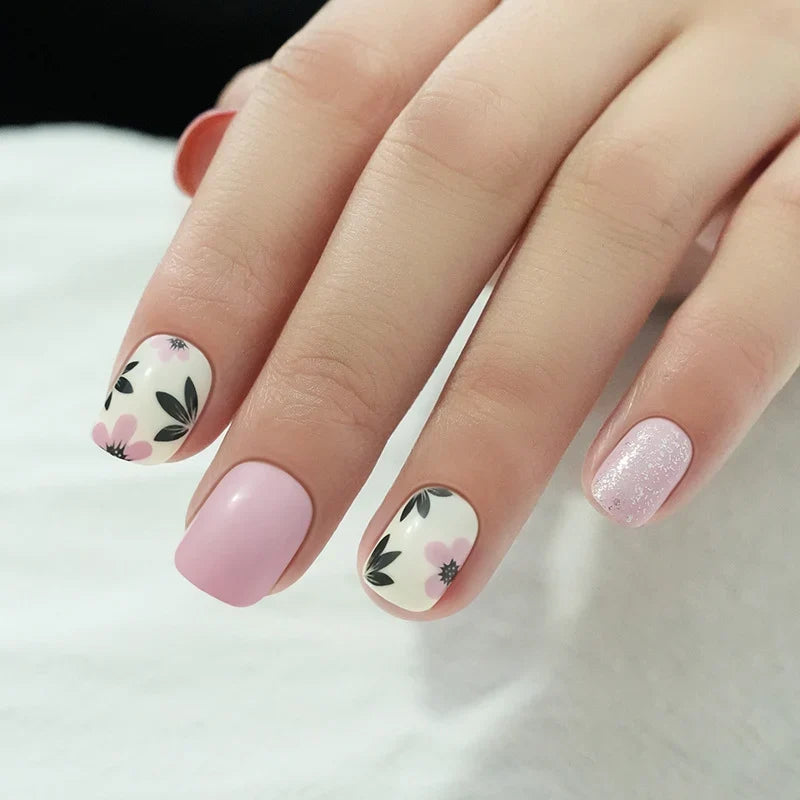 Press-On Nails Peel-And-Press Festive Designs Chip-Resistant