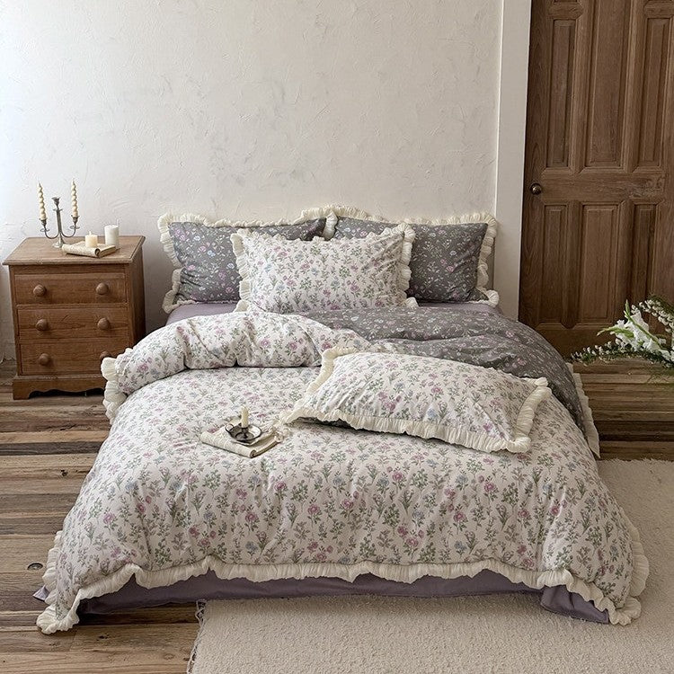 Quilt Set Reversible Vintage Floral Ruffle & Pillowcases