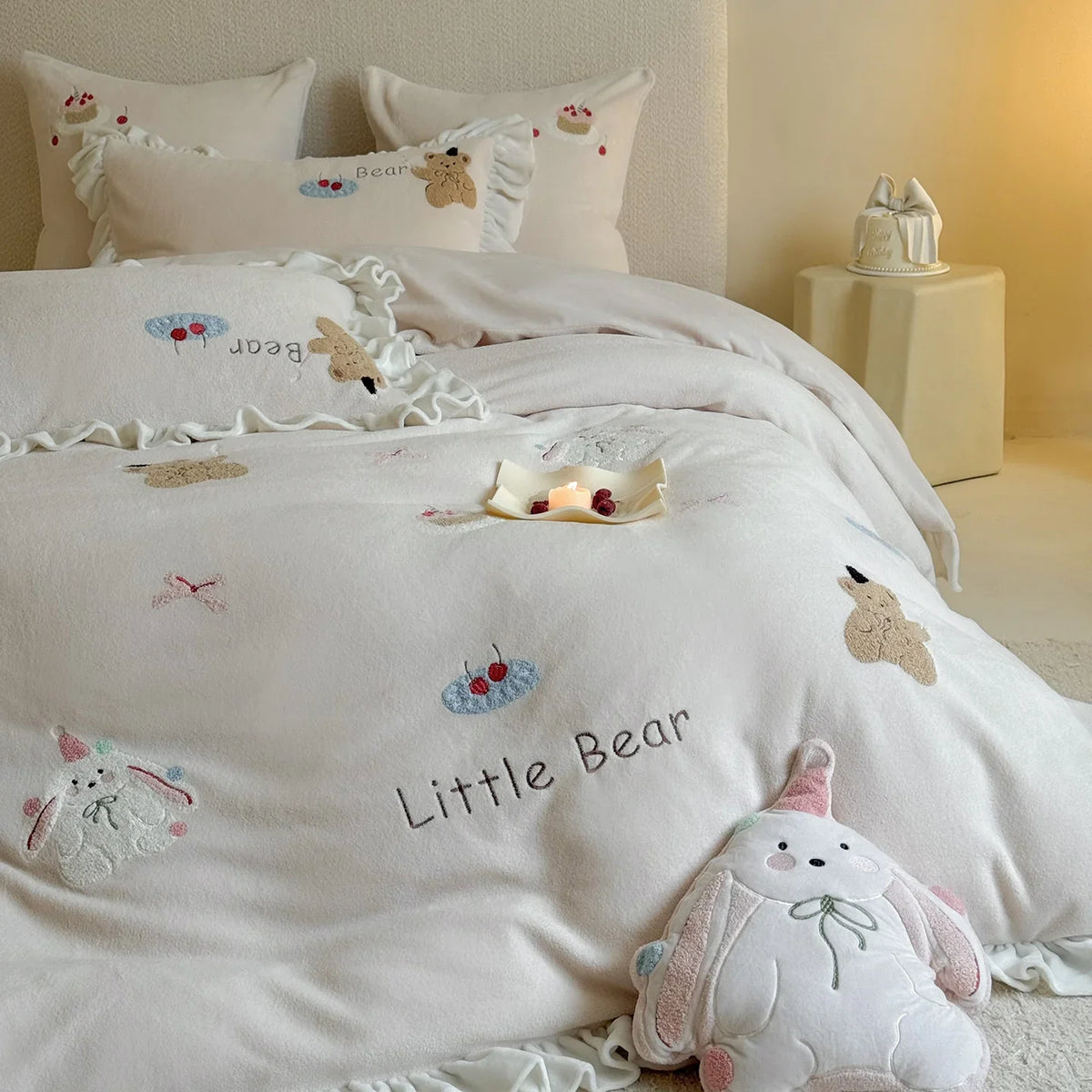 Quilted Bedding Set Medallion Jacquard Ruffle Trim