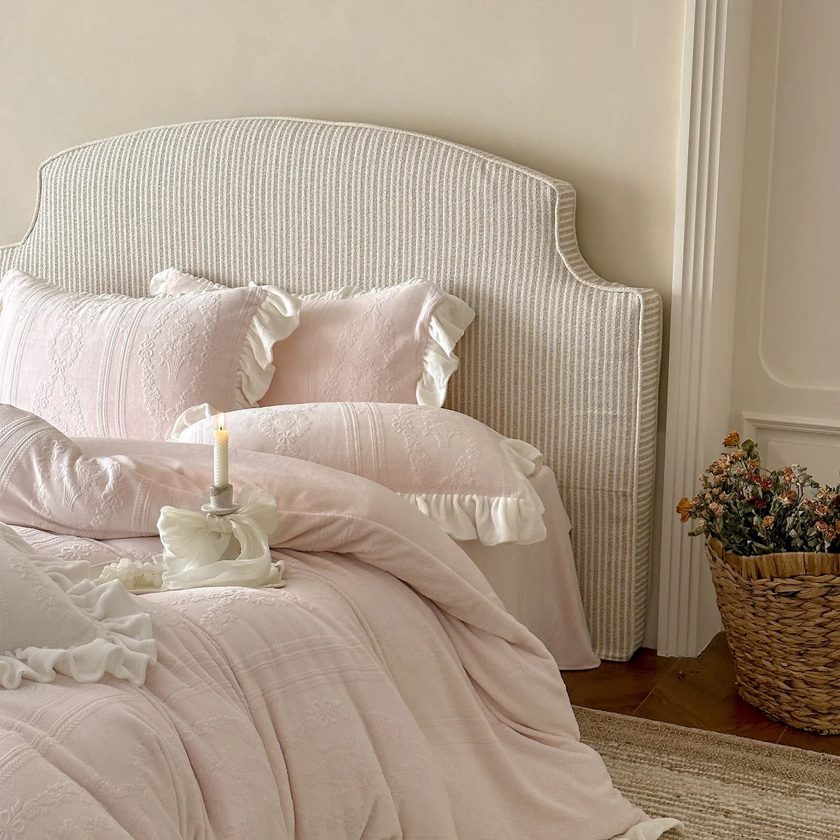 Quilted Bedding Set Medallion Jacquard Ruffle Trim