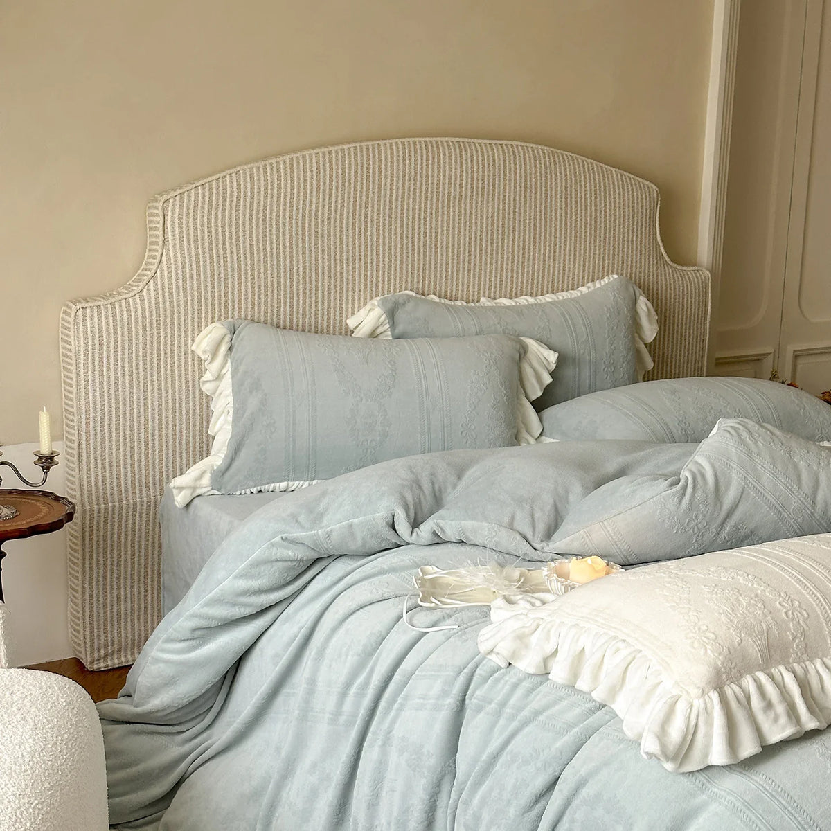Quilted Bedding Set Medallion Jacquard Ruffle Trim