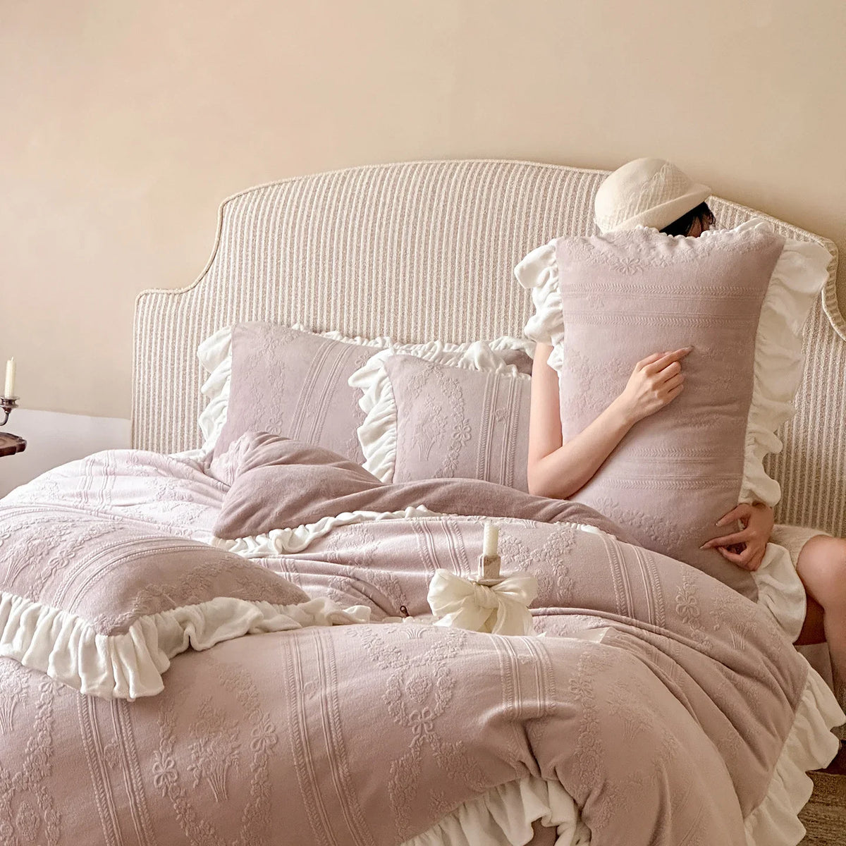 Quilted Bedding Set Medallion Jacquard Ruffle Trim