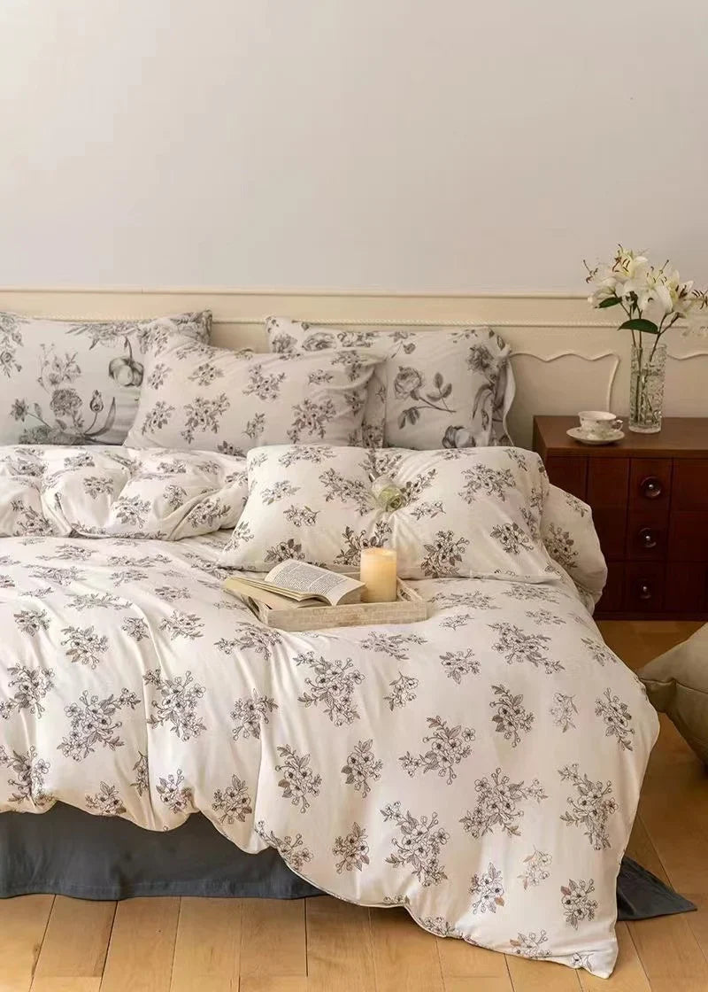 Quilted Bedding Set Vintage Floral Breathable Cotton & Even Warmth